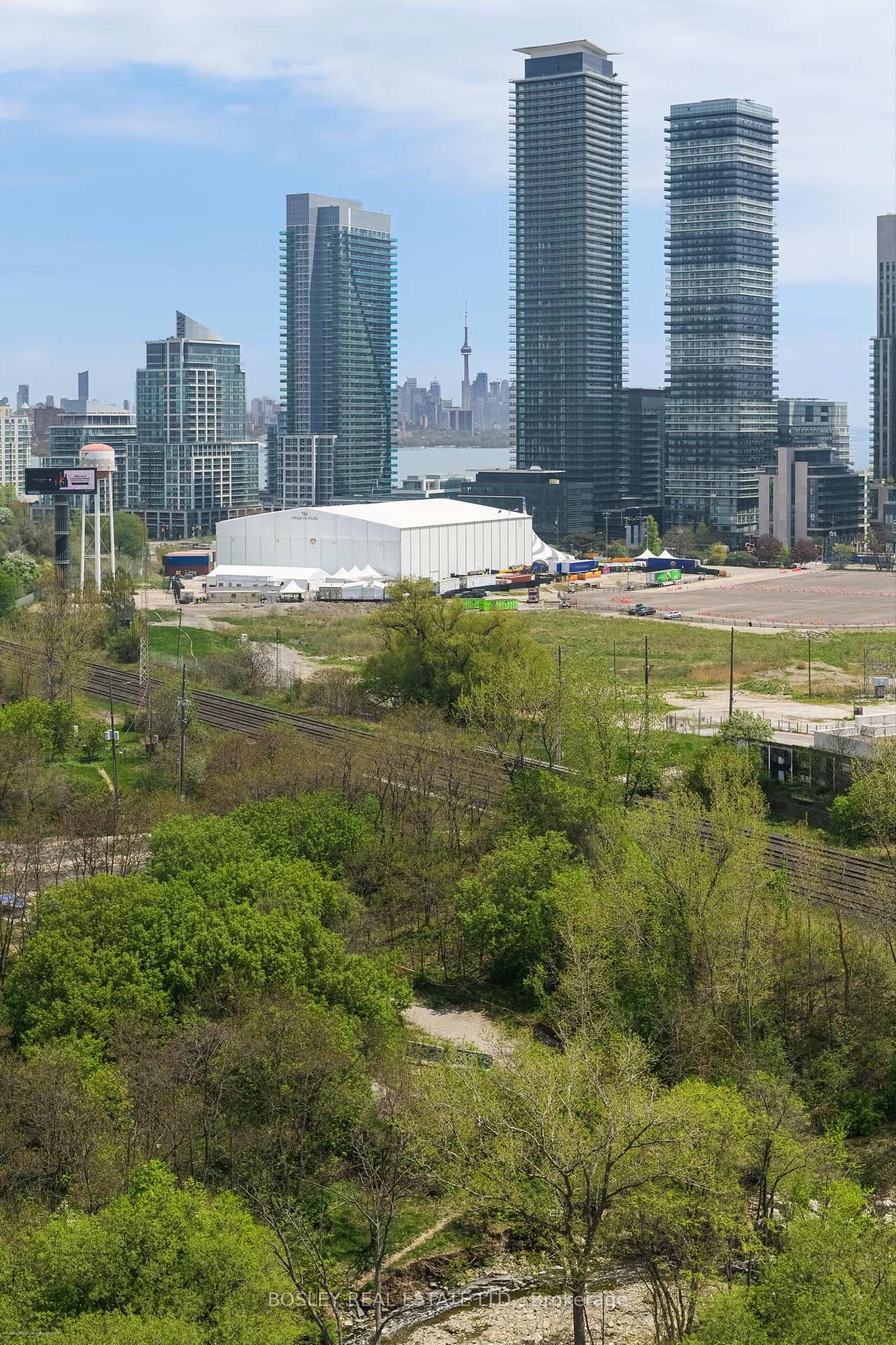 2 Bedrooms Condo at 185 Legion, Toronto For sale