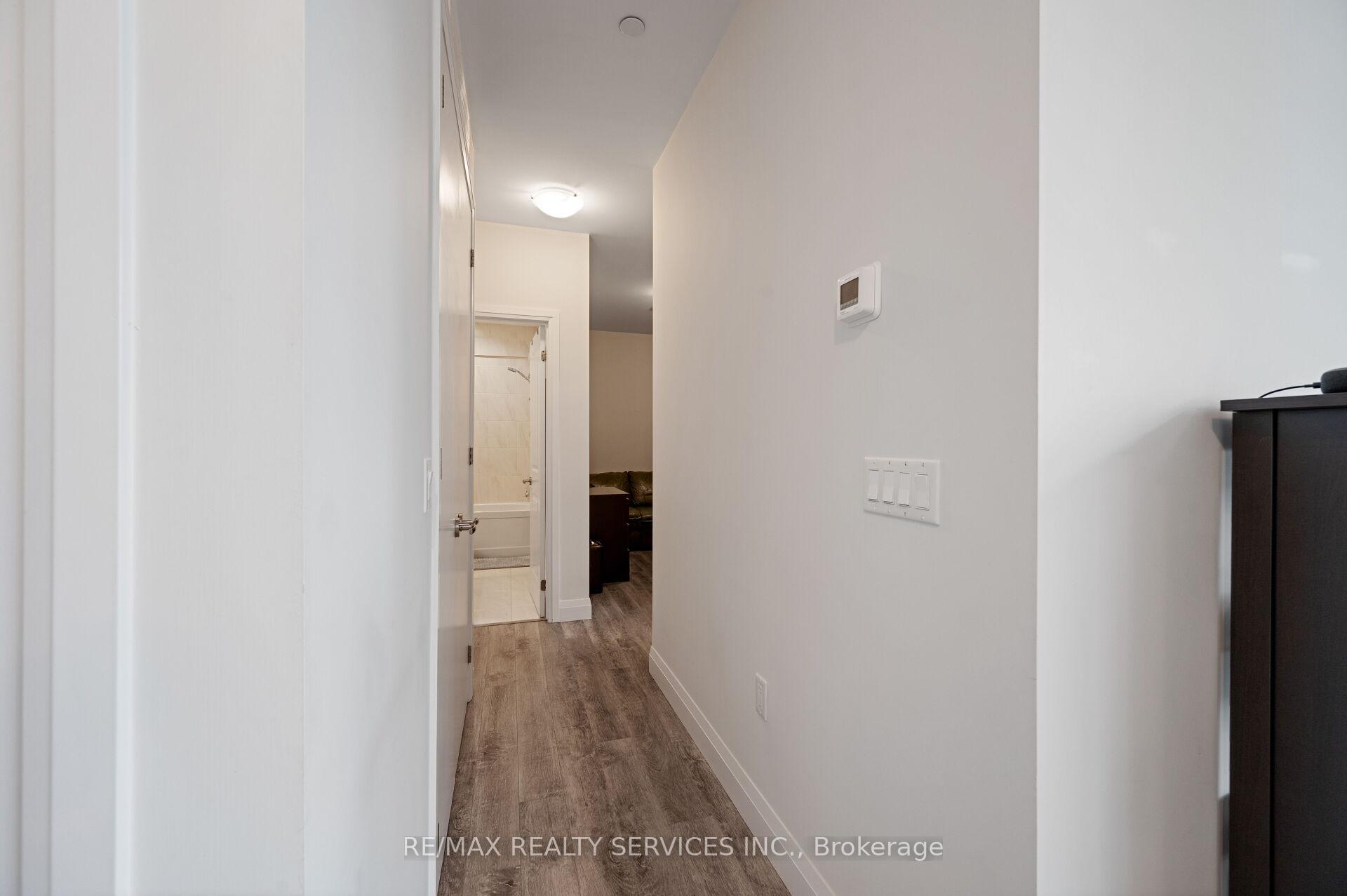 2 Bedrooms Condo at 1 Redfern, Hamilton For sale