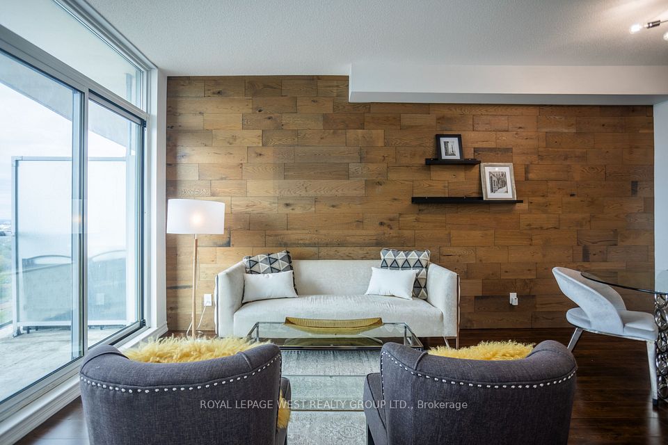 1328 Birchmount