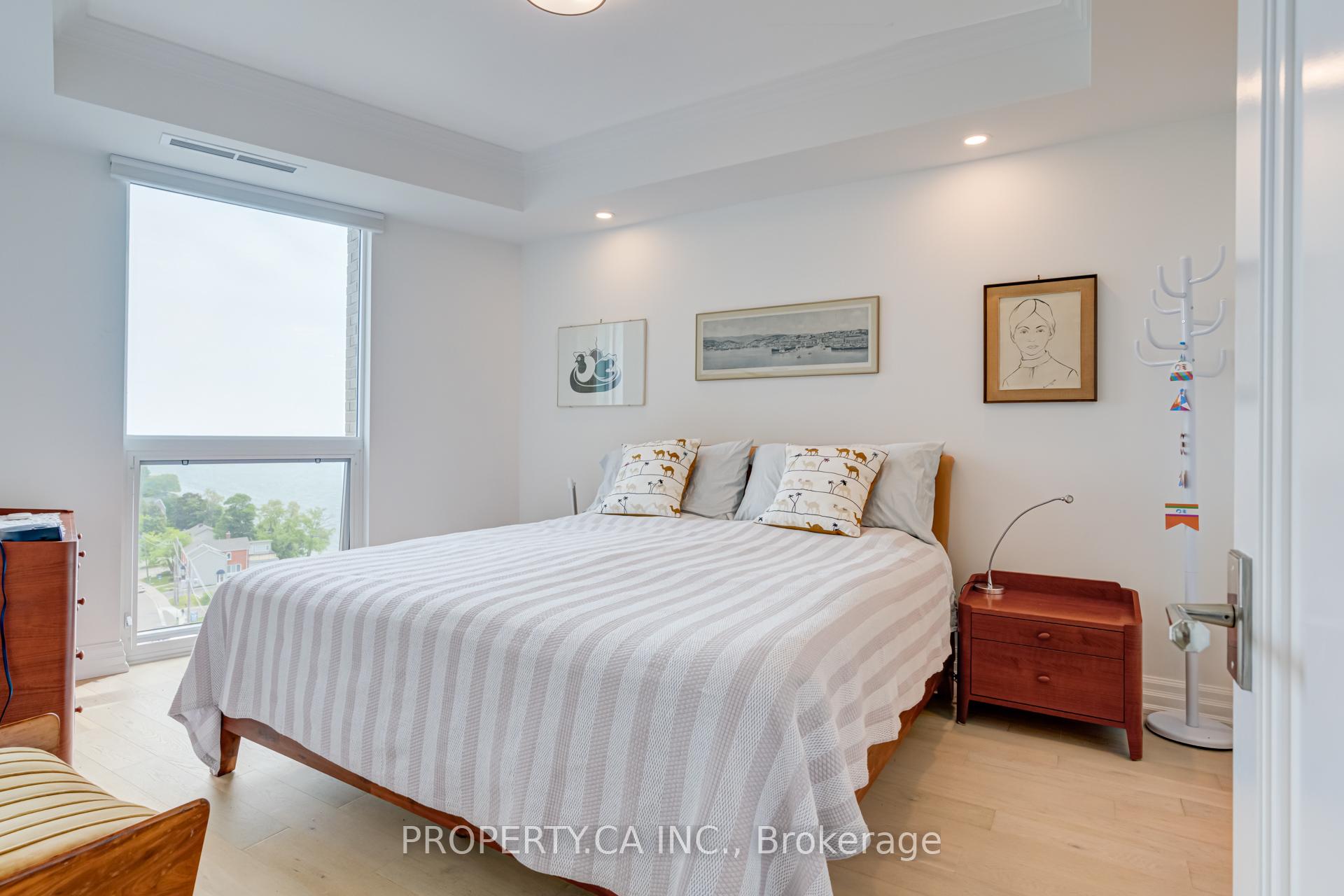 3 Bedrooms Condo at 2060 Lakeshore, Burlington For sale