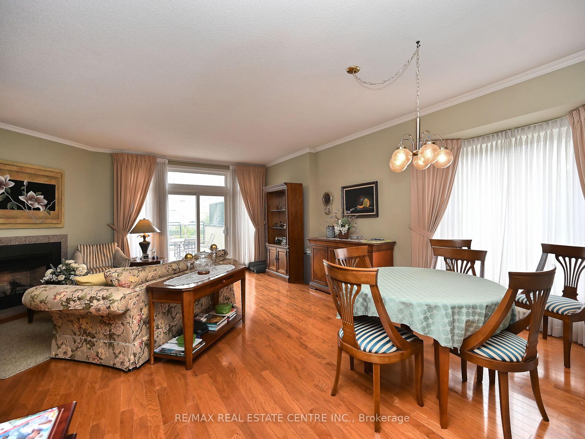 3 Bedrooms Condo at 3587 Kariya, Mississauga For sale