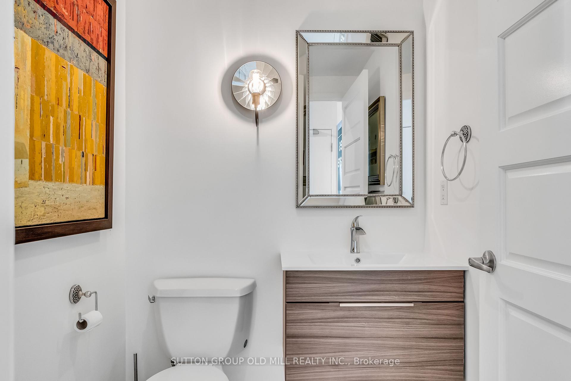 2 Bedrooms Condo at 400 Wellington, Toronto For sale