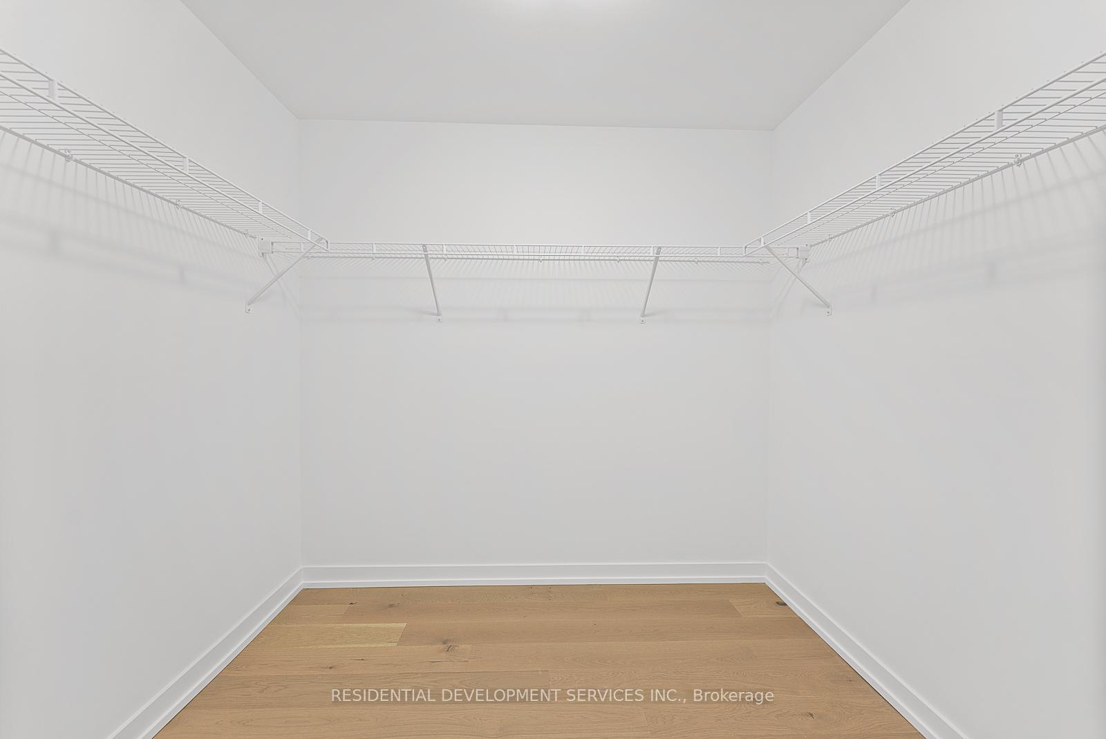 3 Bedrooms Condo at 15 Maryport,  Toronto For sale