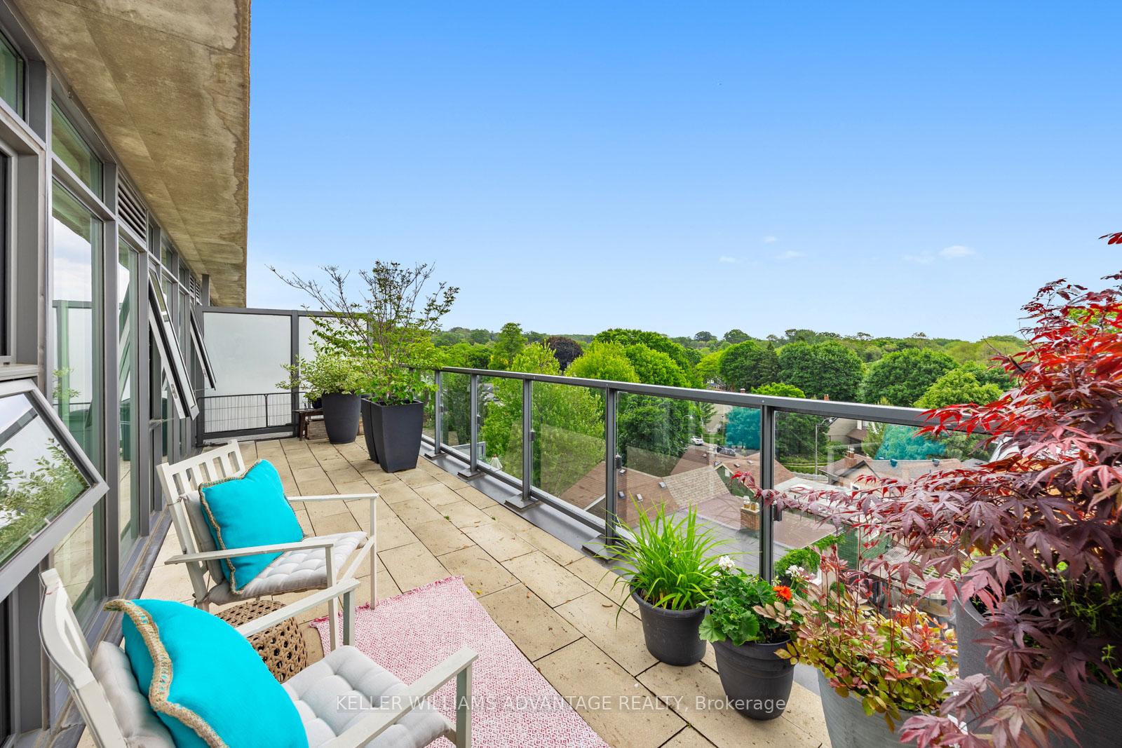 2 Bedrooms Condo at 60 Haslett, Toronto For sale