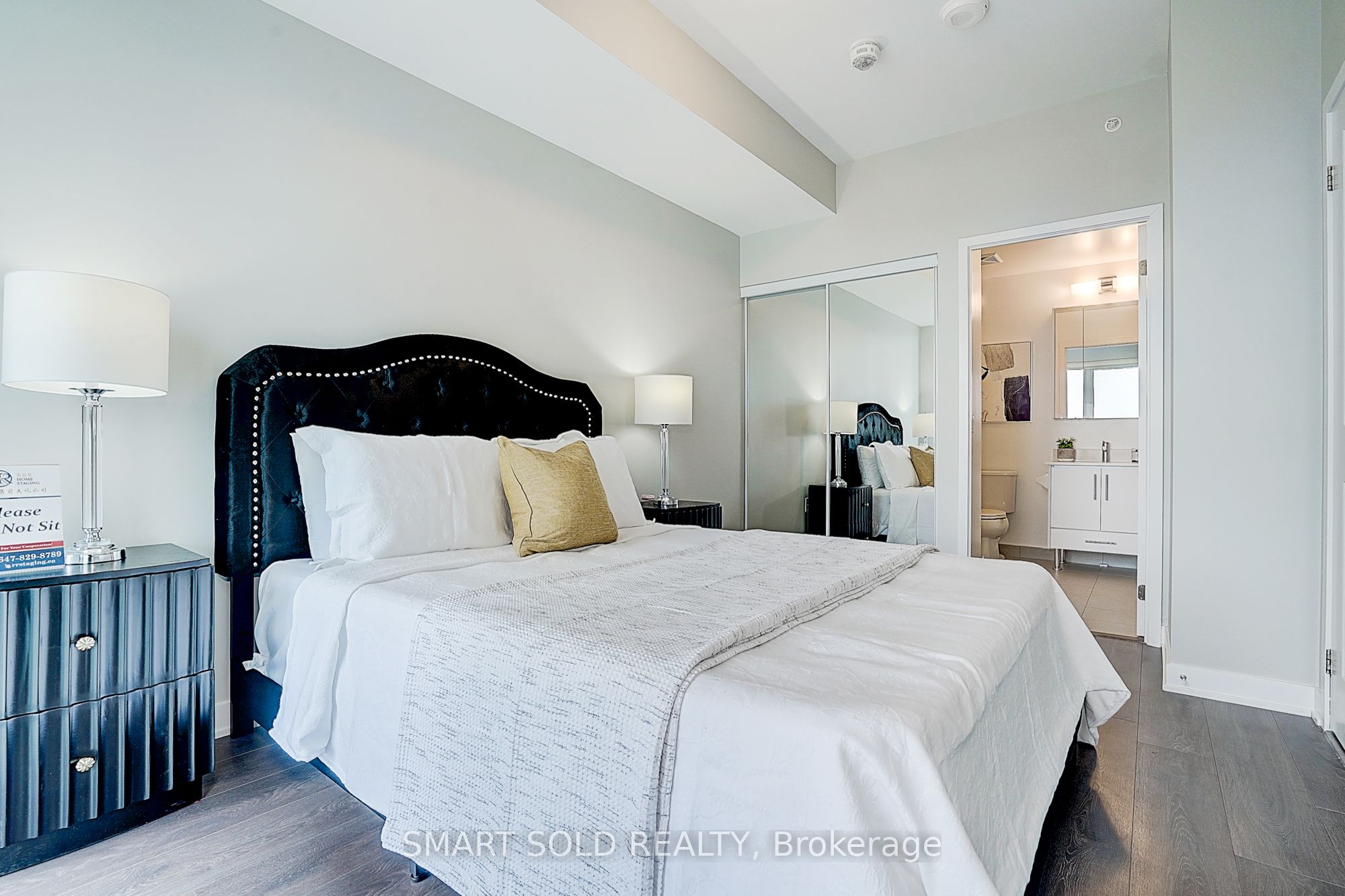 75 Oneida Crescent, #1511