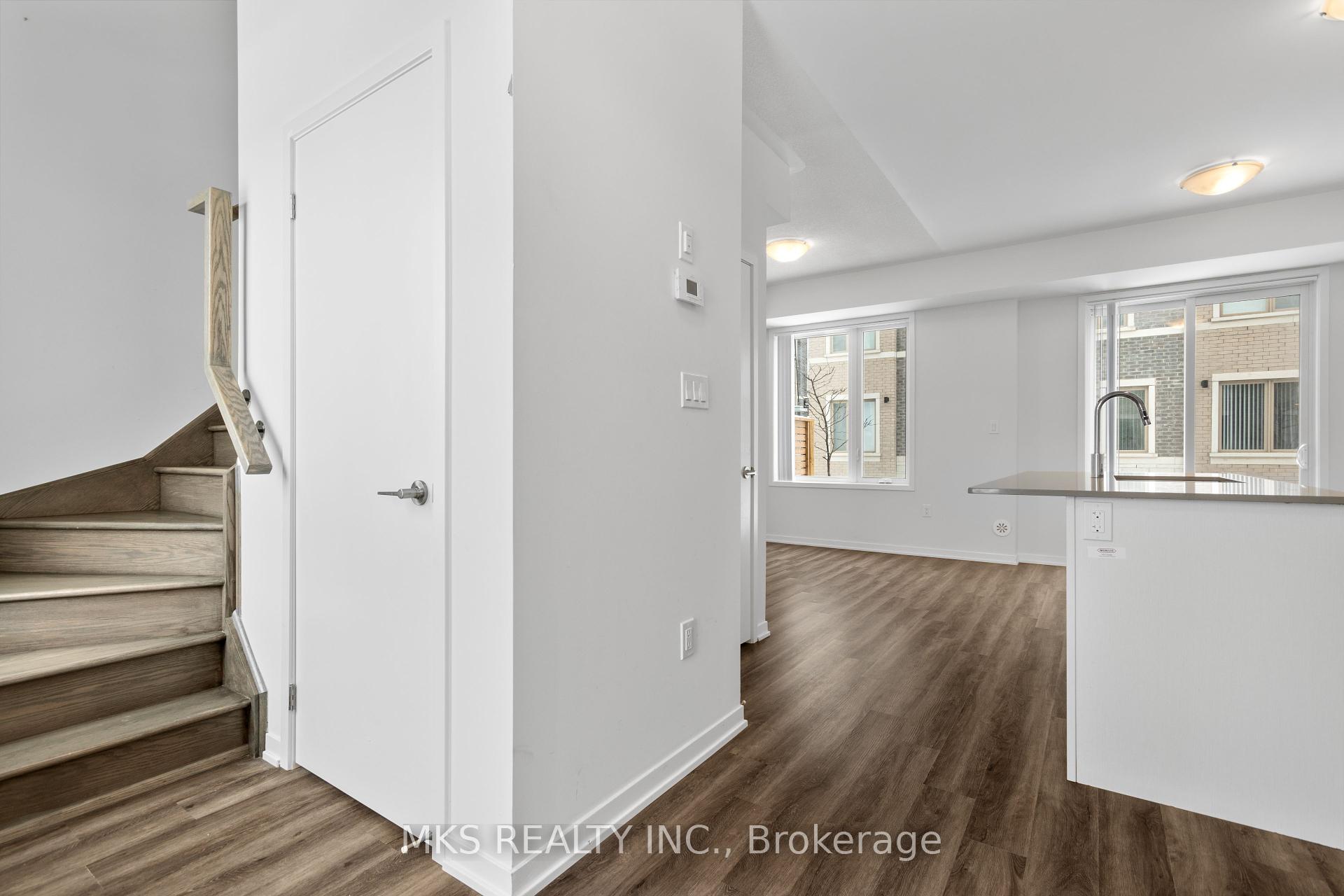 3 Bedrooms Condo at 23 Mable Smith,  Vaughan For sale