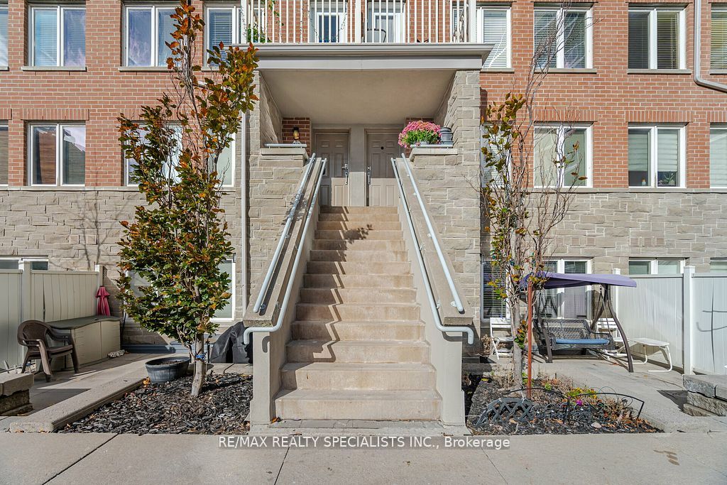 5 Richgrove Drive, #212