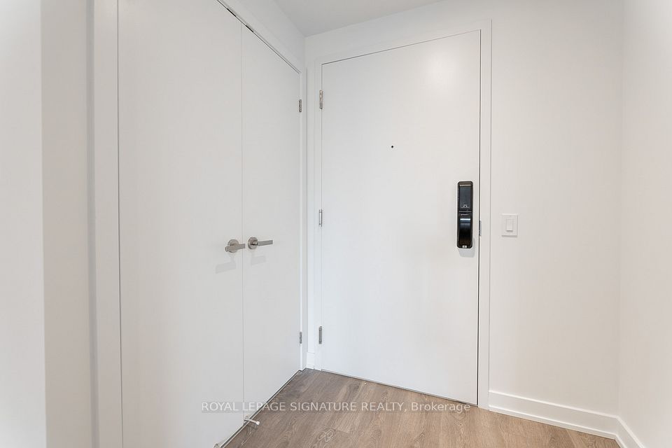 #717 - 28 Ann Street, Mississauga, ON L5G 0E1