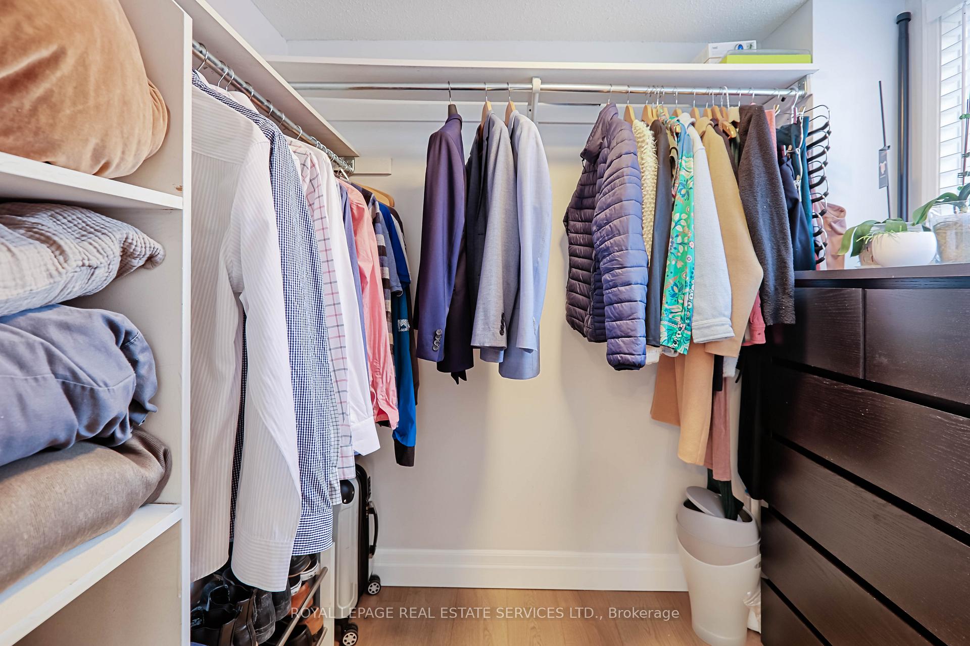 4 Bedrooms Condo at 40 Merchant, Toronto For sale