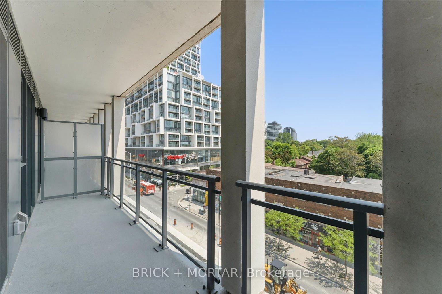 2 Bedrooms Condo at 1 Hillsdale, Toronto For sale