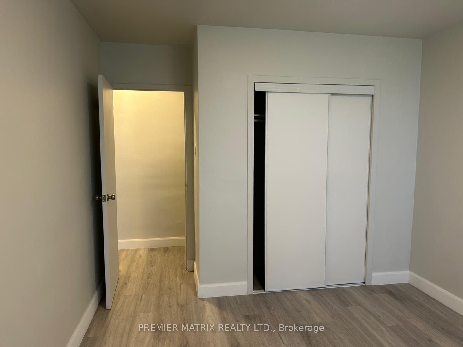 65 Thorncliffe Park Drive, #1404