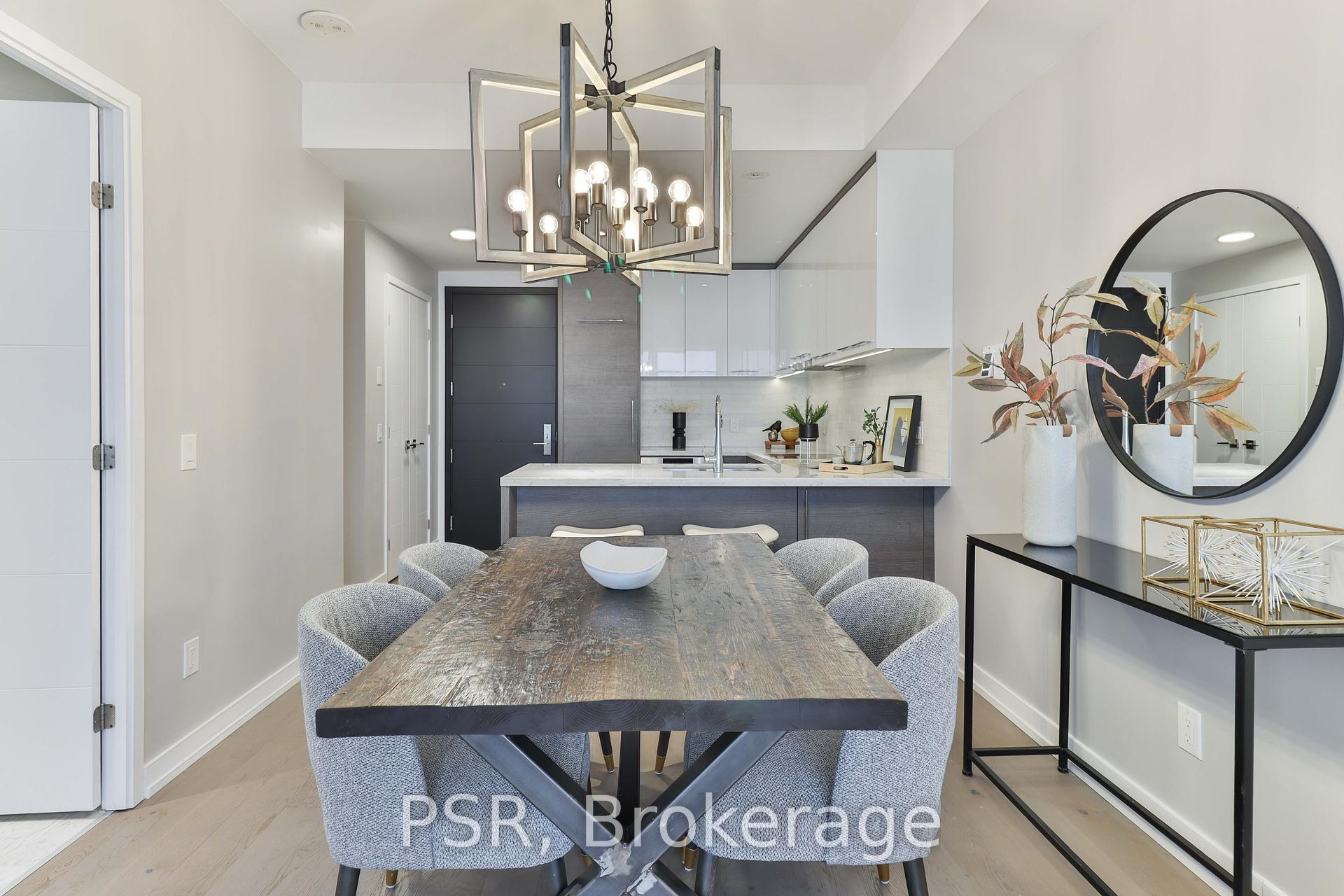 2 Bedrooms Condo at 488 University Ave, Toronto For sale