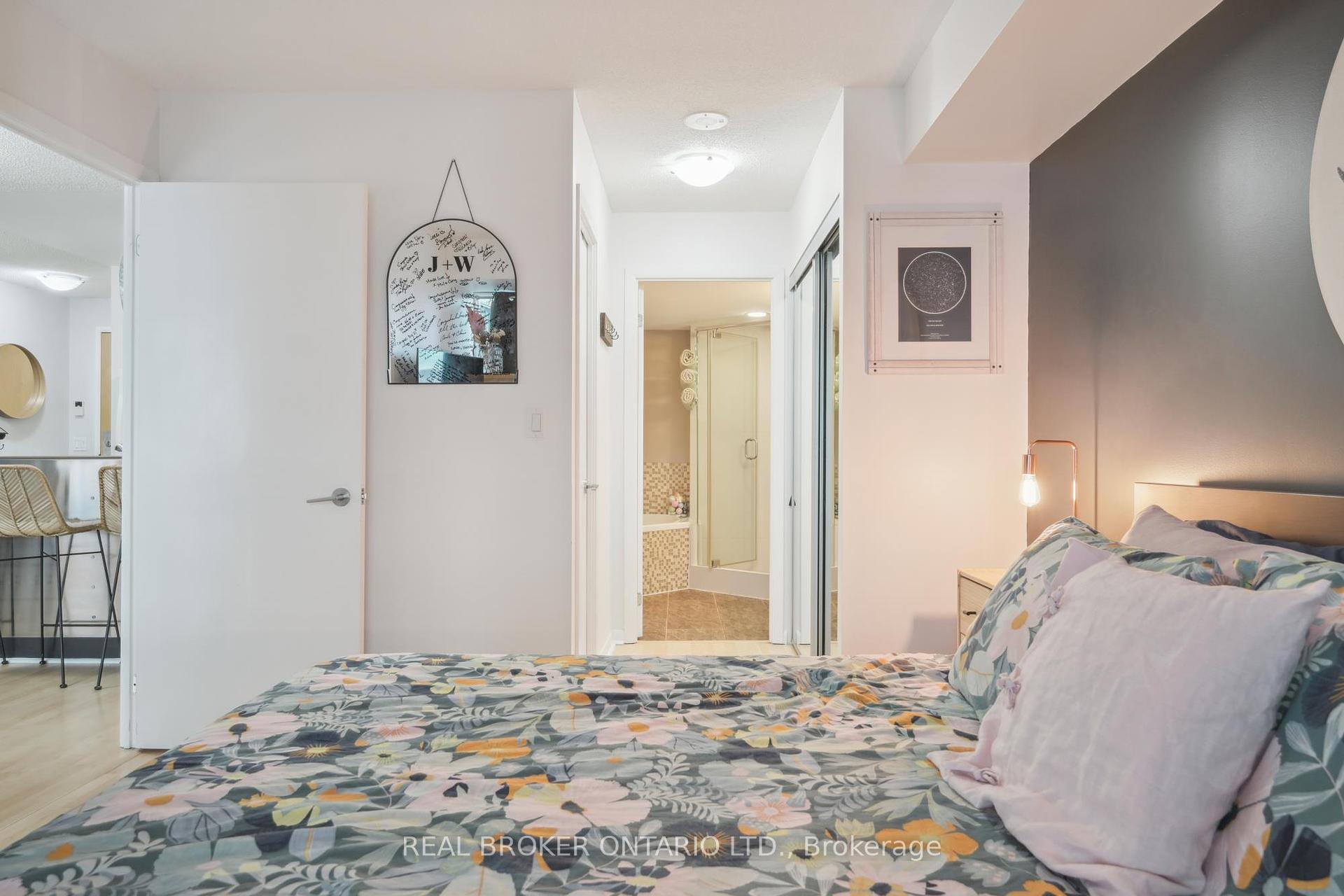 3 Bedrooms Condo at 185 Legion, Toronto For sale