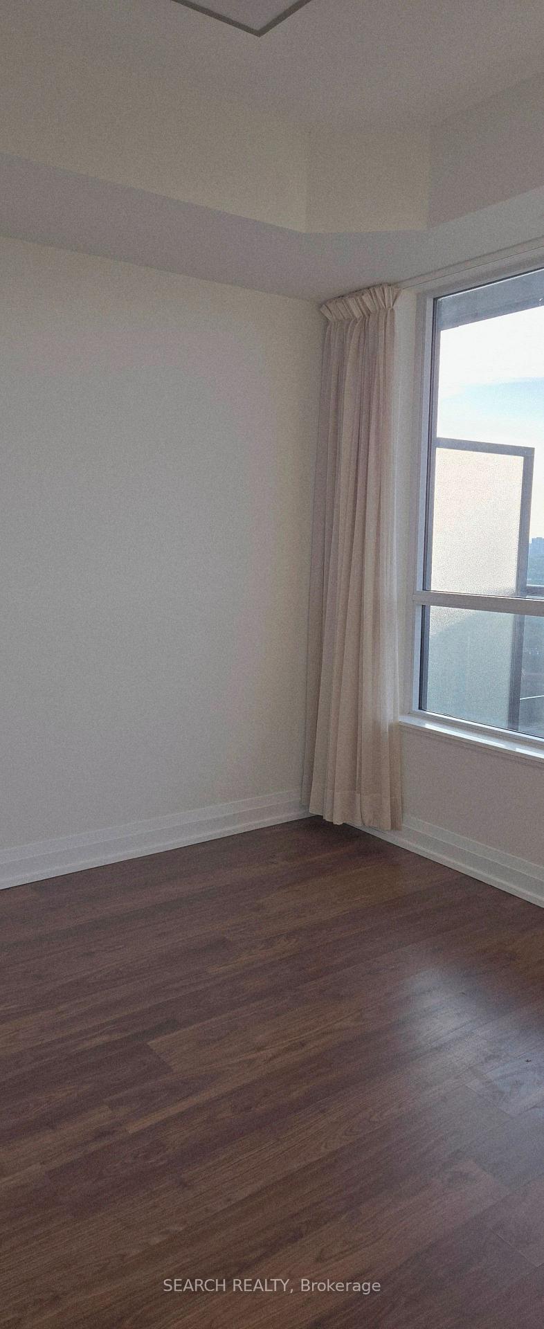 2 Bedrooms Condo at 5 Sheppard, Toronto For sale