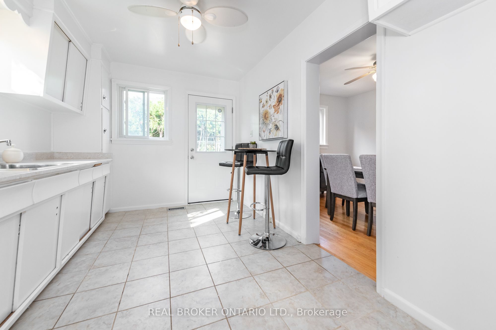 2707 Moncton Road, BritanniaHeightsQueenswayTerraceNandArea, ON K2B 7V9