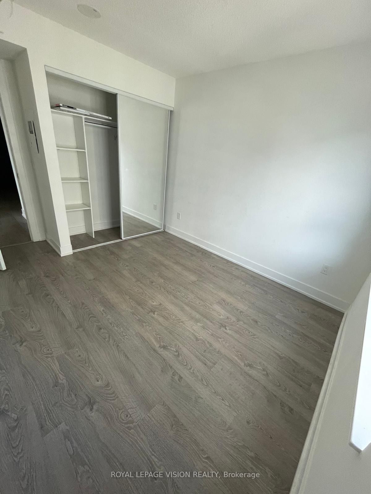 9 Mabelle Avenue, #722