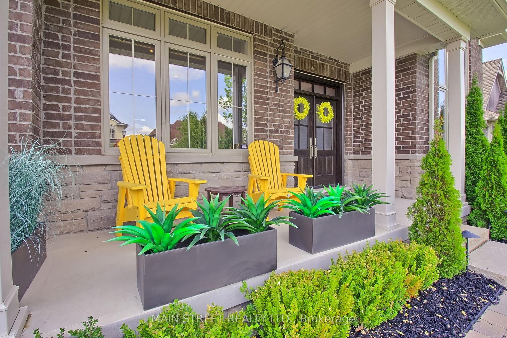 18 Country Club Crescent, Uxbridge, ON L9P 0B8