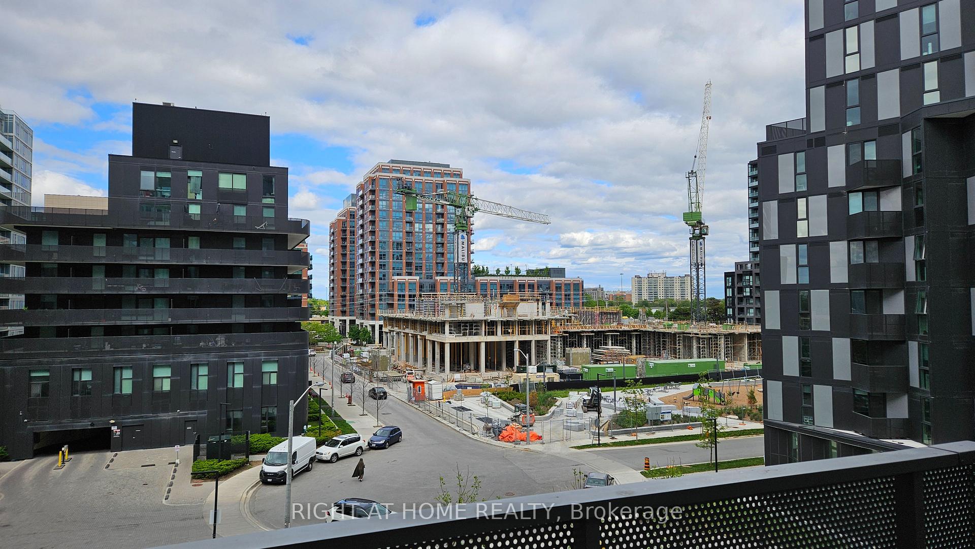 2 Bedrooms Condo at 38 Monte Kwinter, Toronto For sale