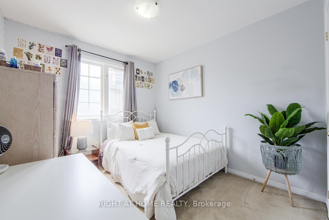 3 Bedrooms Condo at 7 Southside, Hamilton For sale