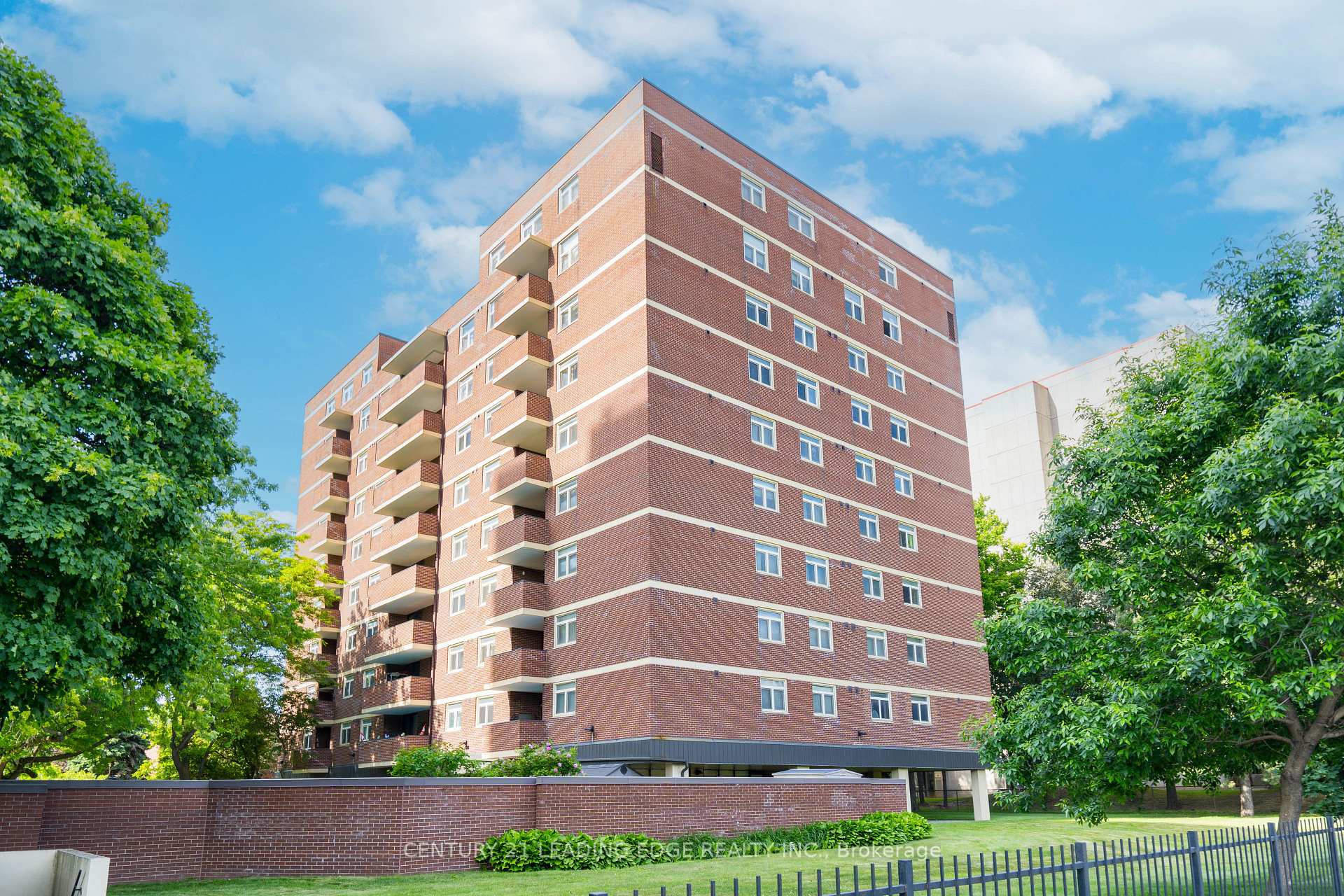 3 Bedrooms Condo at 40 Chichester, Toronto For sale