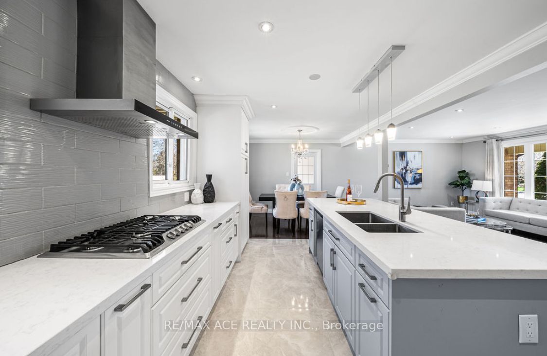 6 Oldborough Circle
