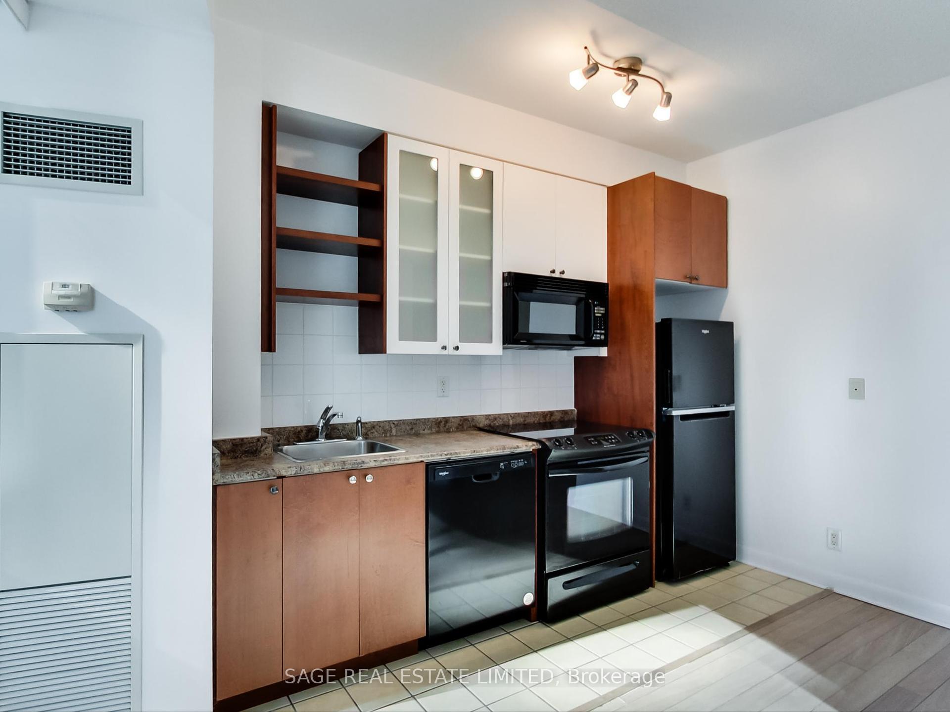 1 Bedroom Condo at 600 Fleet, Toronto For sale