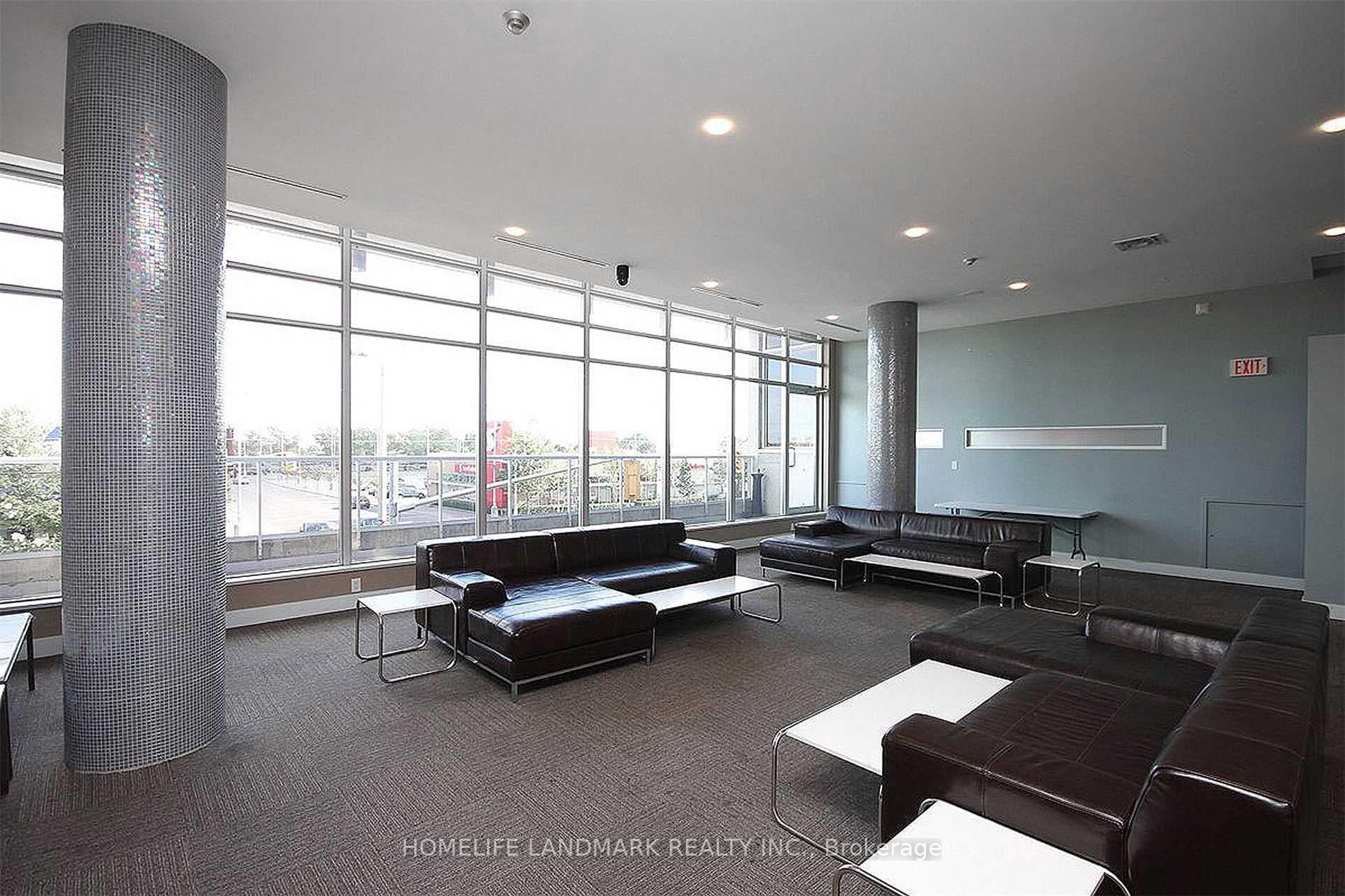 2 Bedrooms Condo at 1050 The Queensway, Toronto For sale