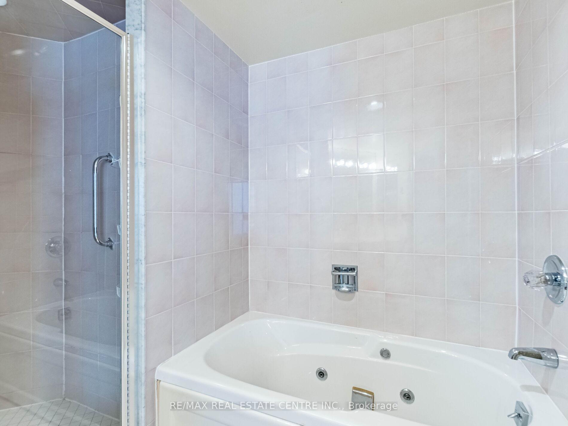 1 Bedroom Condo at 55 Elm, Mississauga For sale