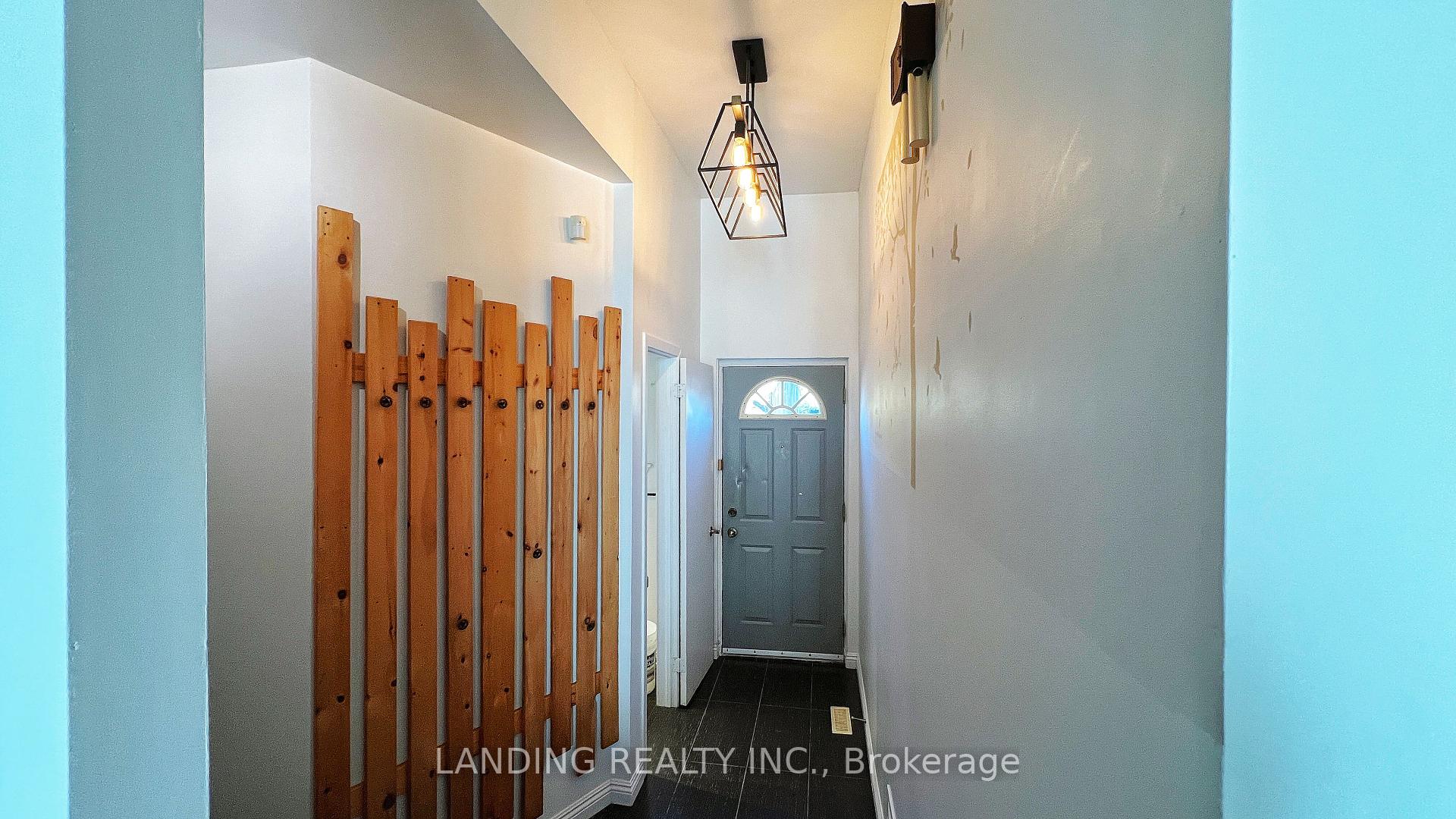 4 Bedrooms Condo at 22 KING HENRY’S, Toronto For sale