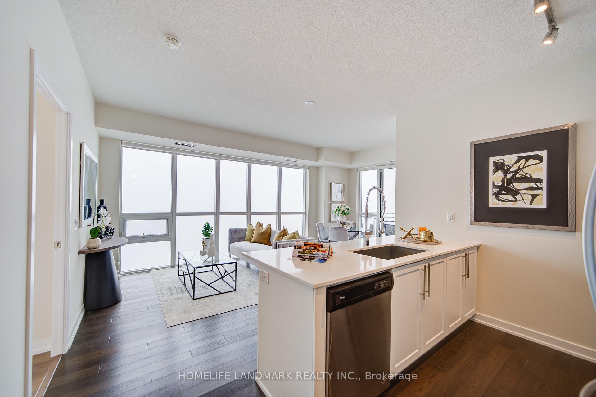 3 Bedrooms Condo at 4011 Brickstone, Mississauga For sale