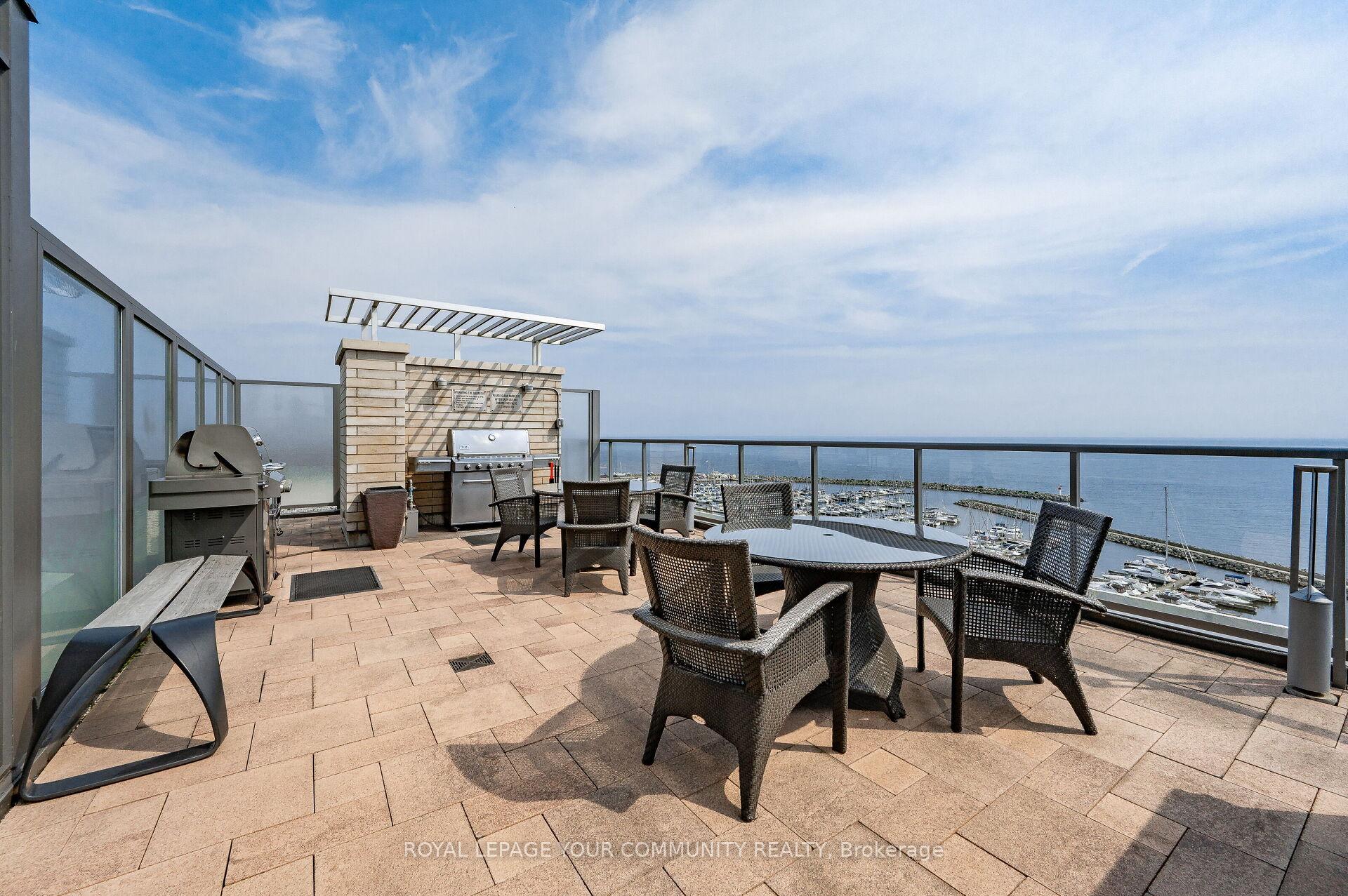 2 Bedrooms Condo at 11 Bronte,  Oakville For sale