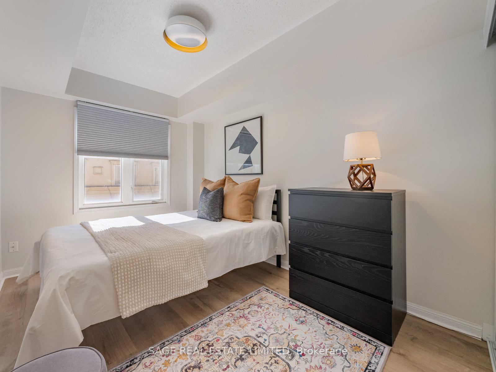 2 Bedrooms Condo at 78 Carr, Toronto For sale