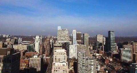 2 Bedrooms Condo at 38 Grenville,  Toronto For sale