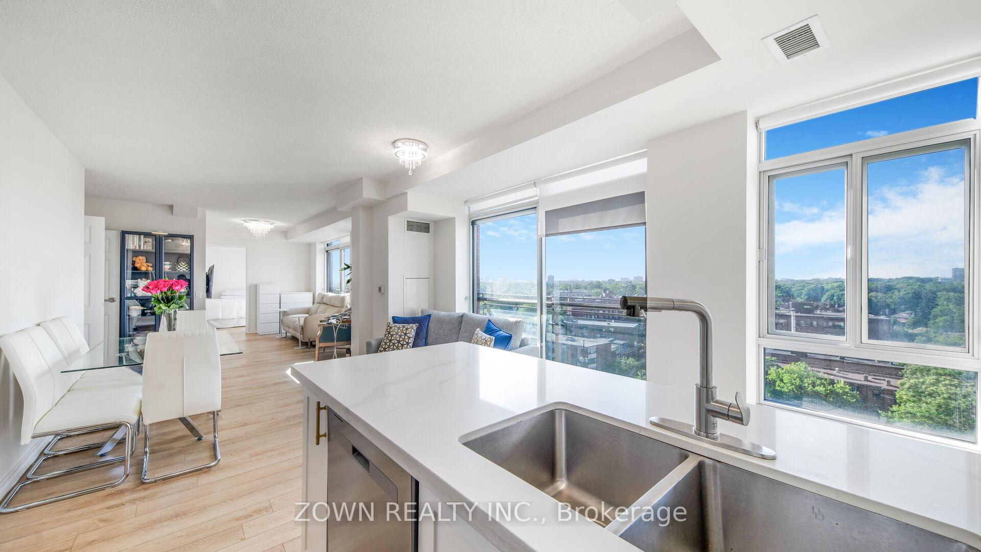 3 Bedrooms Condo at 15 Maplewood, Toronto For sale
