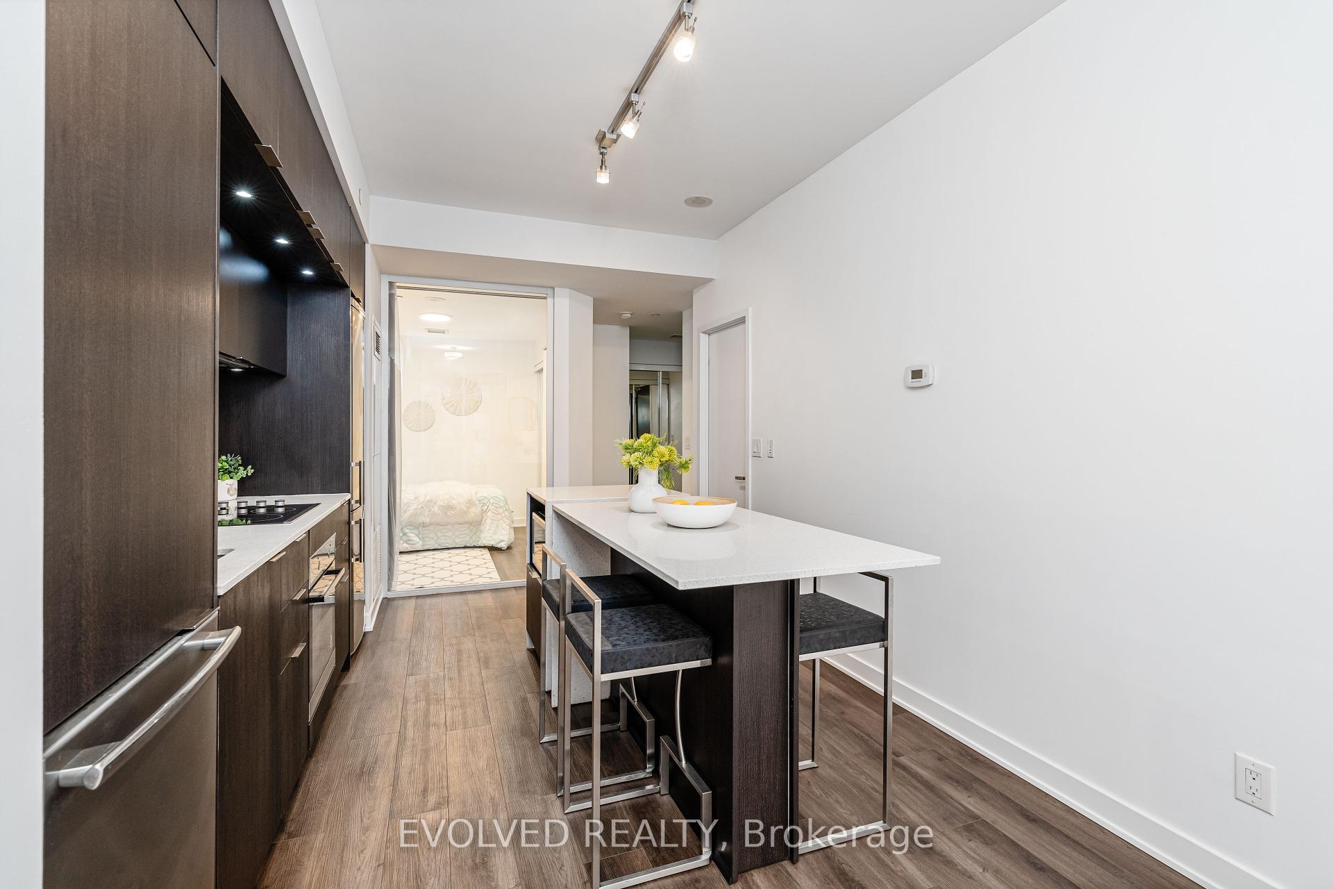2 Bedrooms Condo at 55 Regent Park,  Toronto For sale