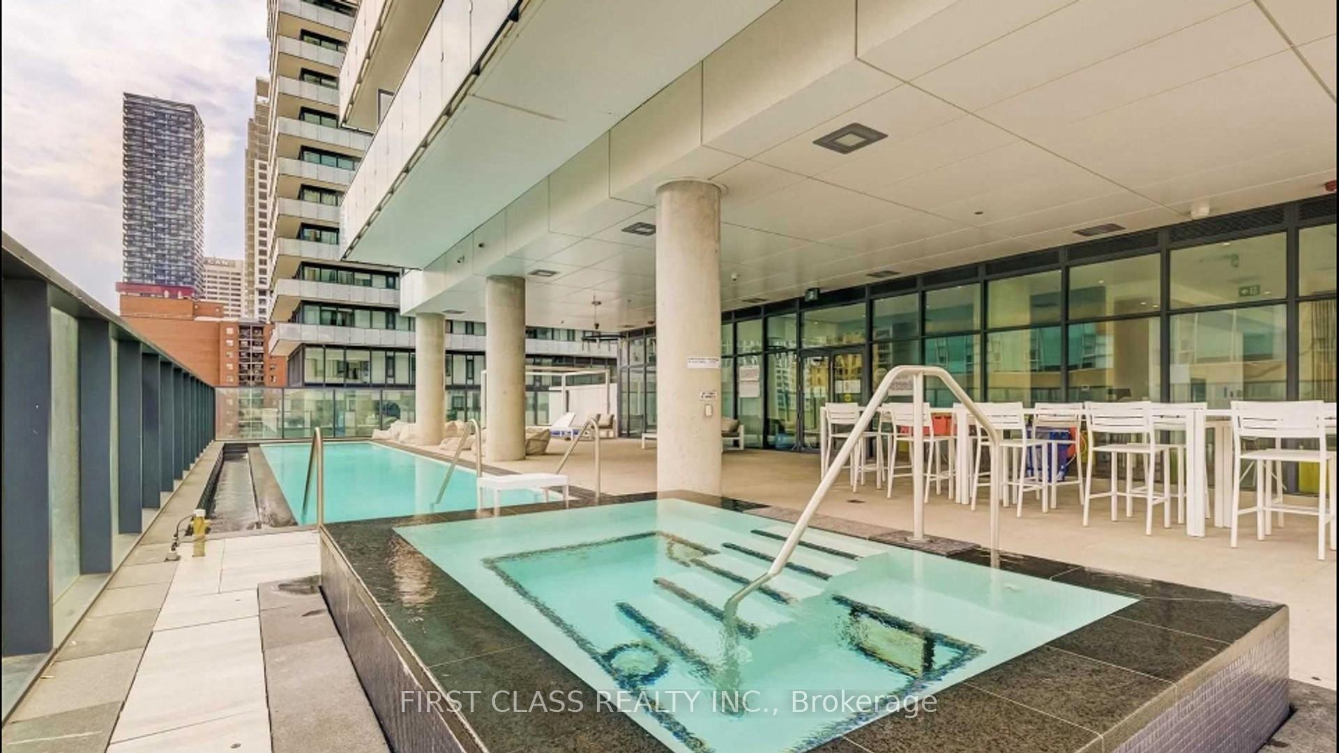 2 Bedrooms Condo at 185 Roehampton, Toronto For sale