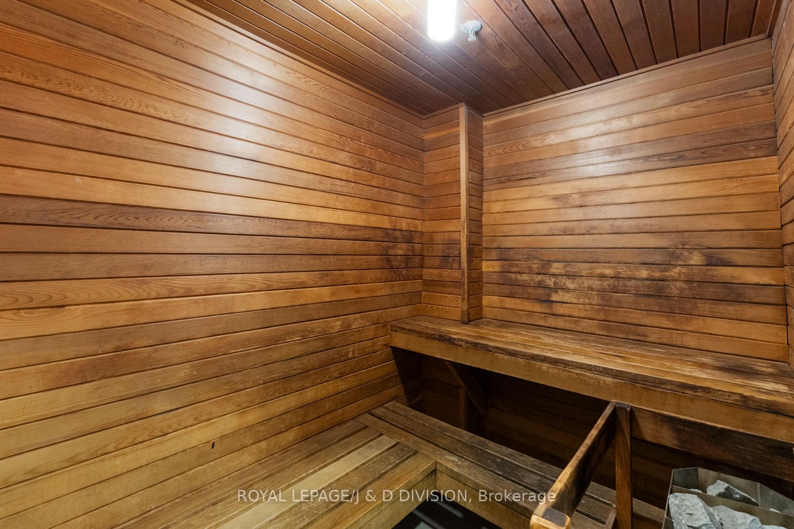 2 Bedrooms Condo at 25 Maitland,  Toronto For sale