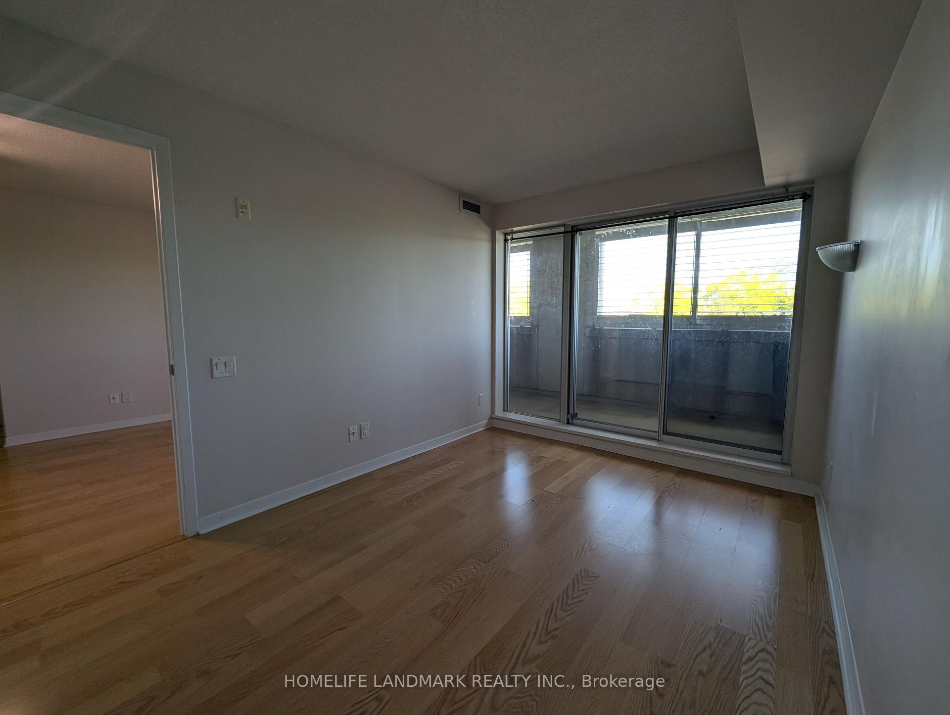 2 Bedrooms Condo at 1050 The Queensway, Toronto For sale