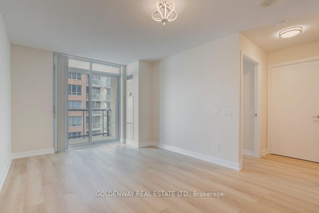 1 Bedroom Condo at 25 Viking, Toronto For sale