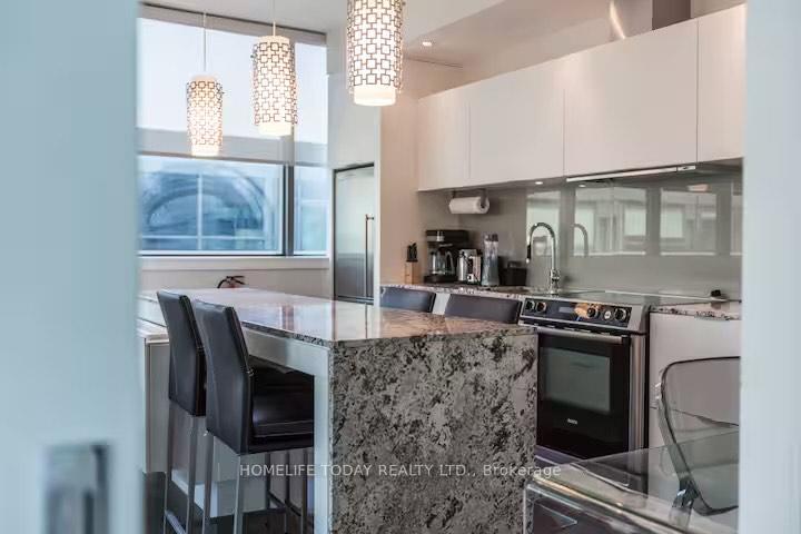 2 Bedrooms Condo at 8 Charlotte, Toronto For sale