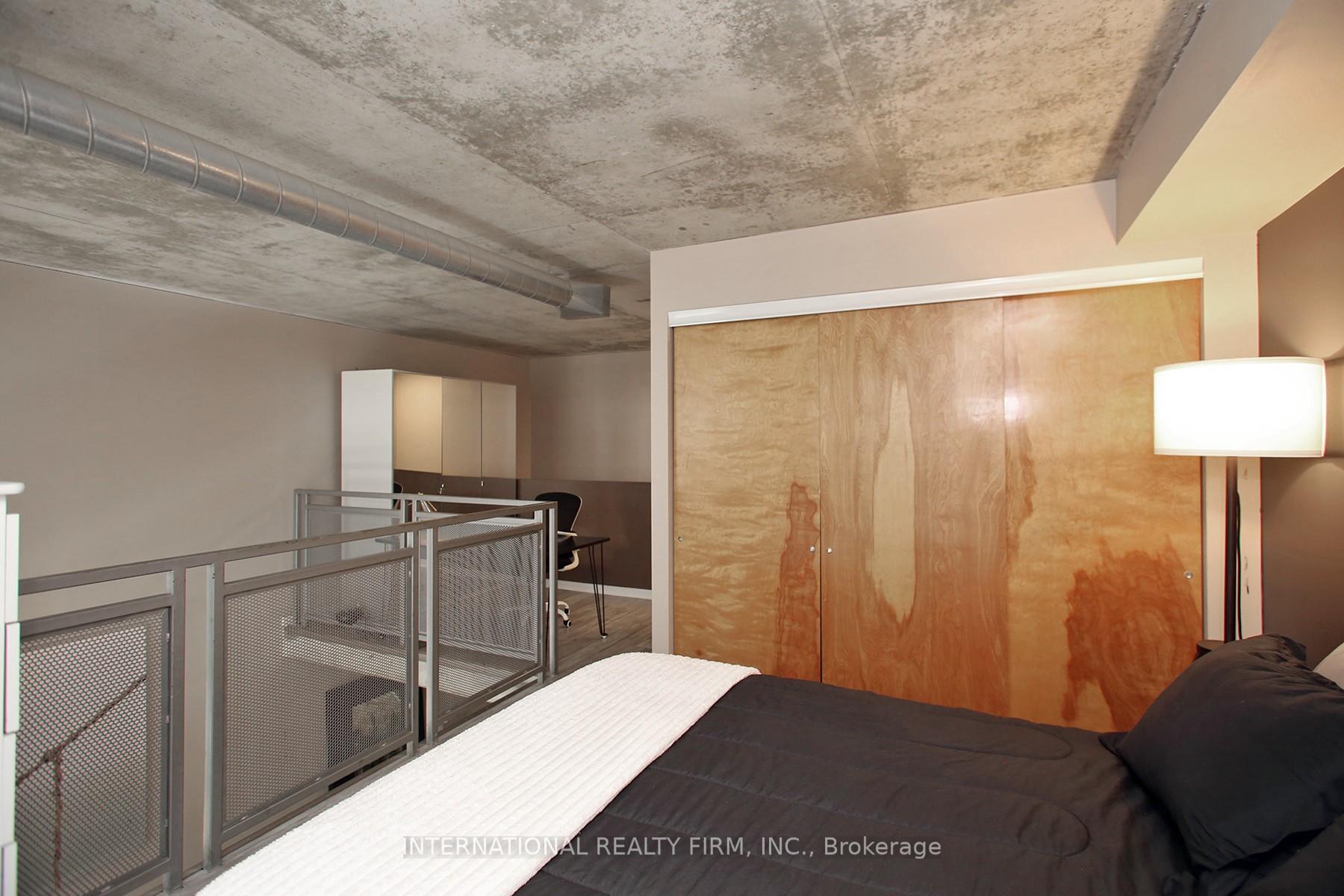 2 Bedrooms Condo at 800 King, Toronto For sale