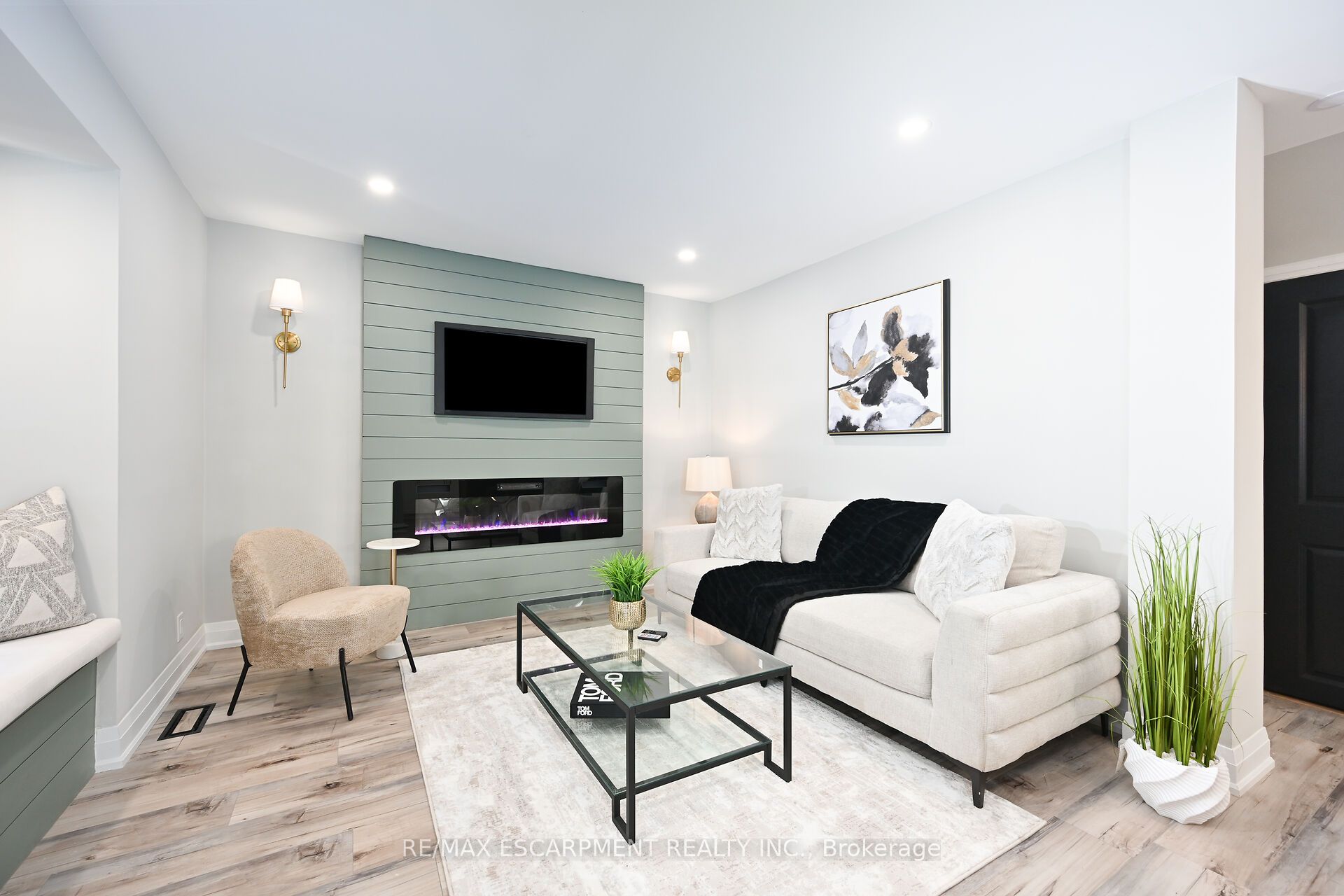 282 Ottawa Street, Hamilton, ON L8K 2G1
