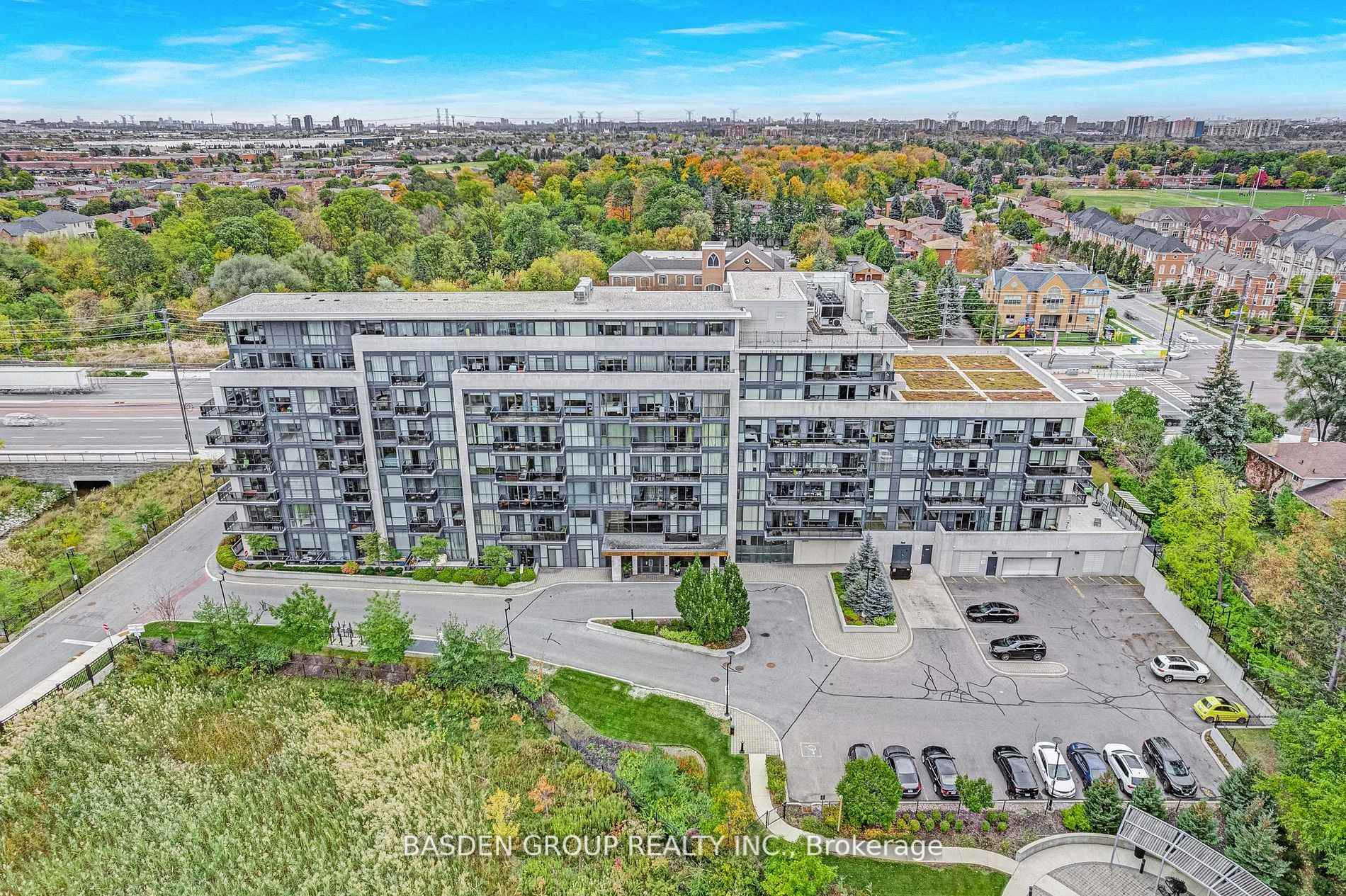 4 Bedrooms Condo at 4700 Highway 7, Vaughan For sale