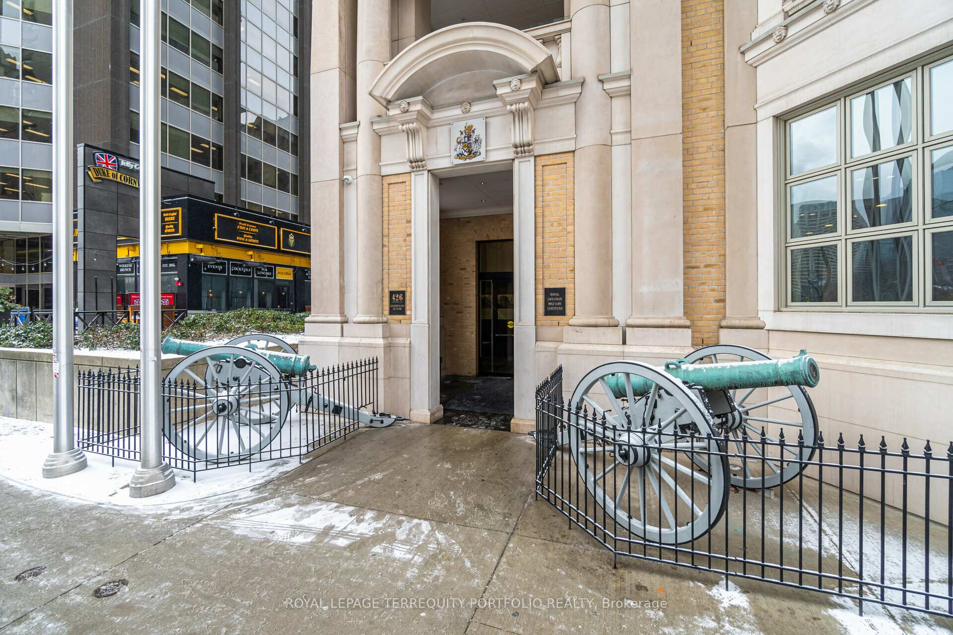 1 Bedroom Condo at 426 University,  Toronto For sale