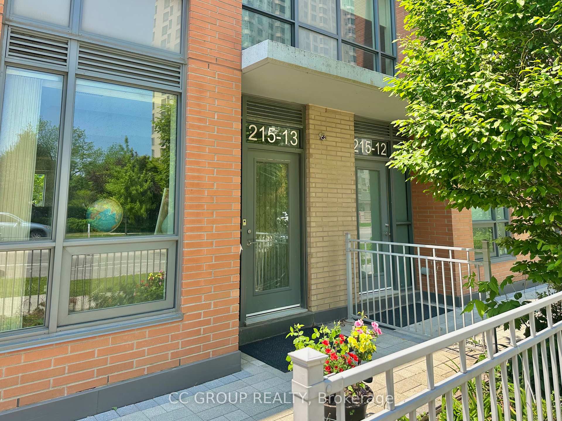 3 Bedrooms Condo at 215 Bonis, Toronto For sale