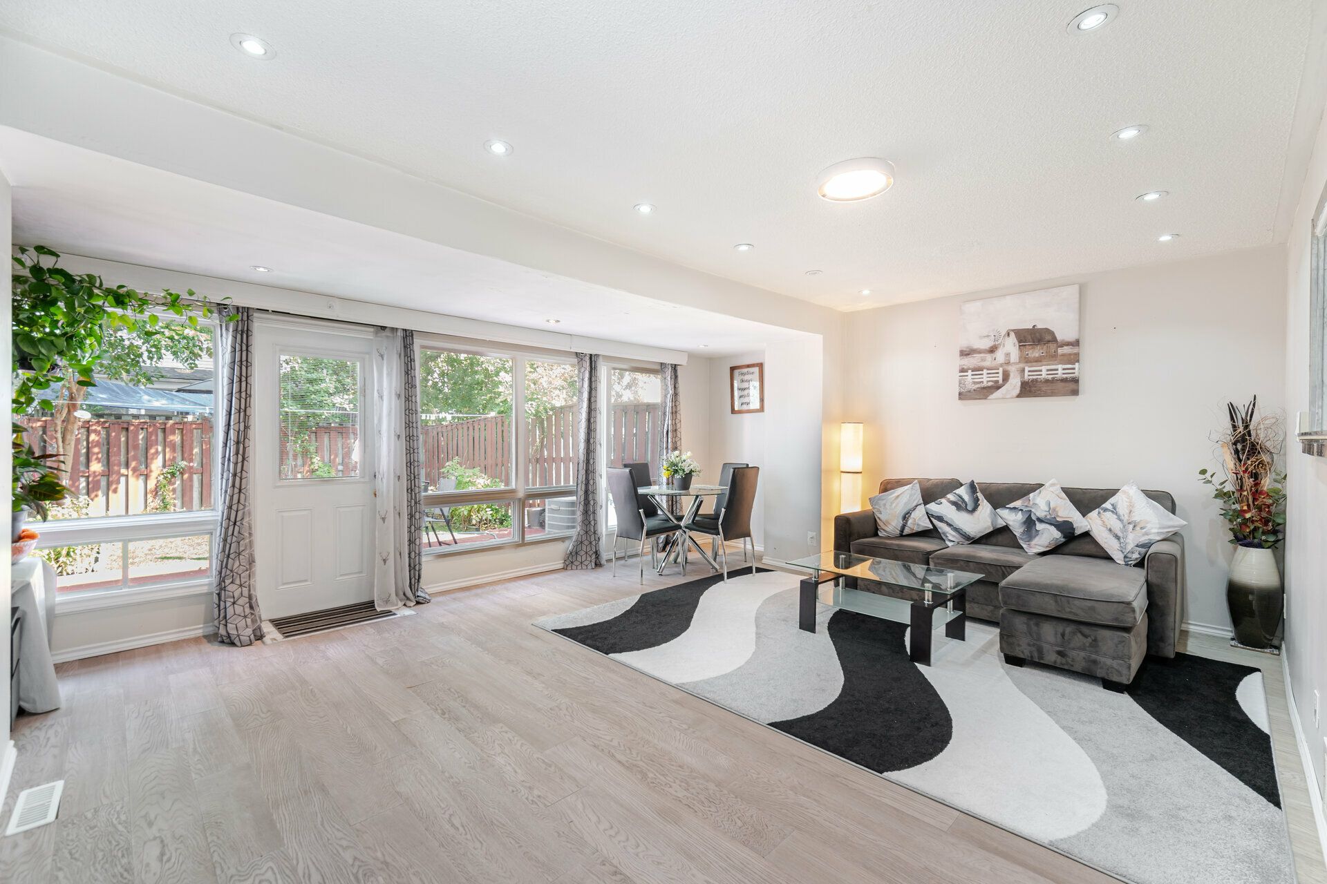 3600 Morning Star Drive Unit# 10 Mississauga Ontario L4T 1Y5