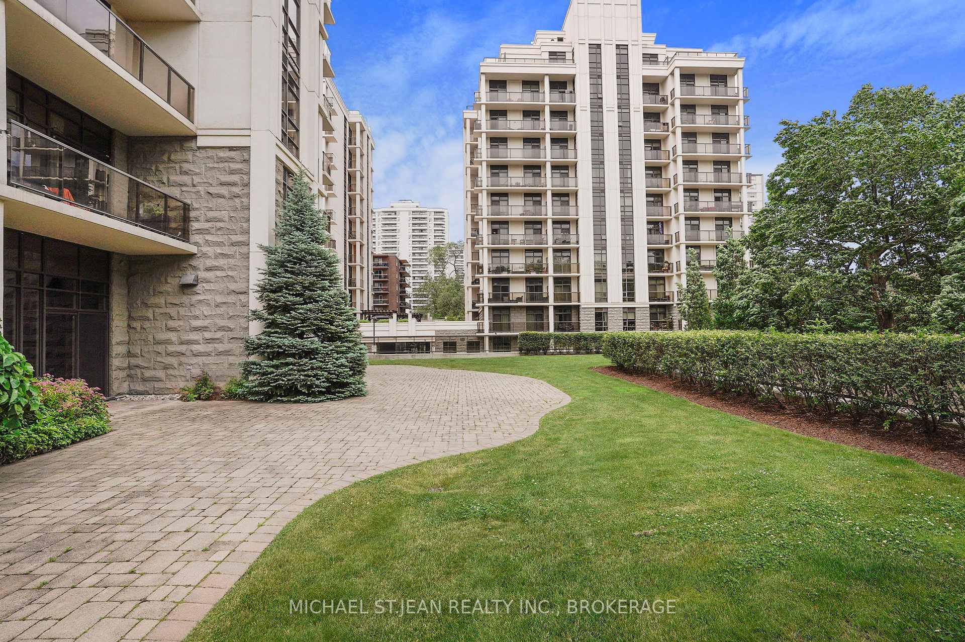 1 Bedroom Condo at 90 Charlton, Hamilton For sale