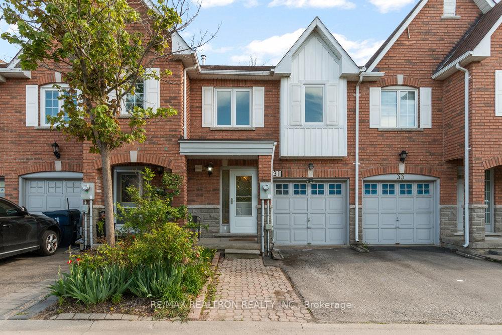 4 Bedrooms Condo at 31 Treeland, Toronto For sale