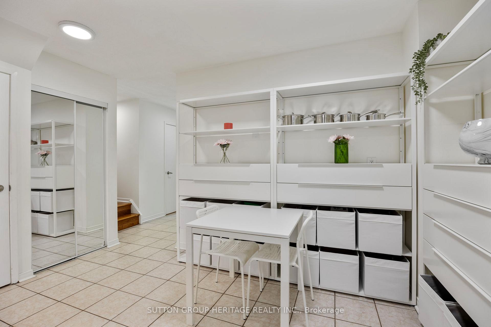 4 Bedrooms Condo at 40 Dundalk, Toronto For sale