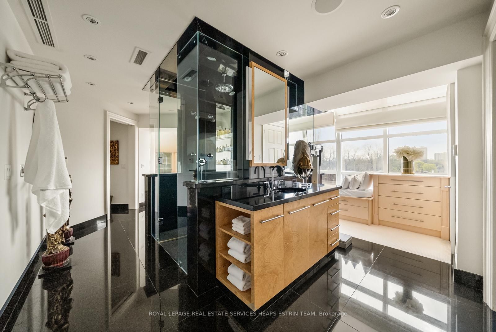 2 Lynwood Avenue, #PH1